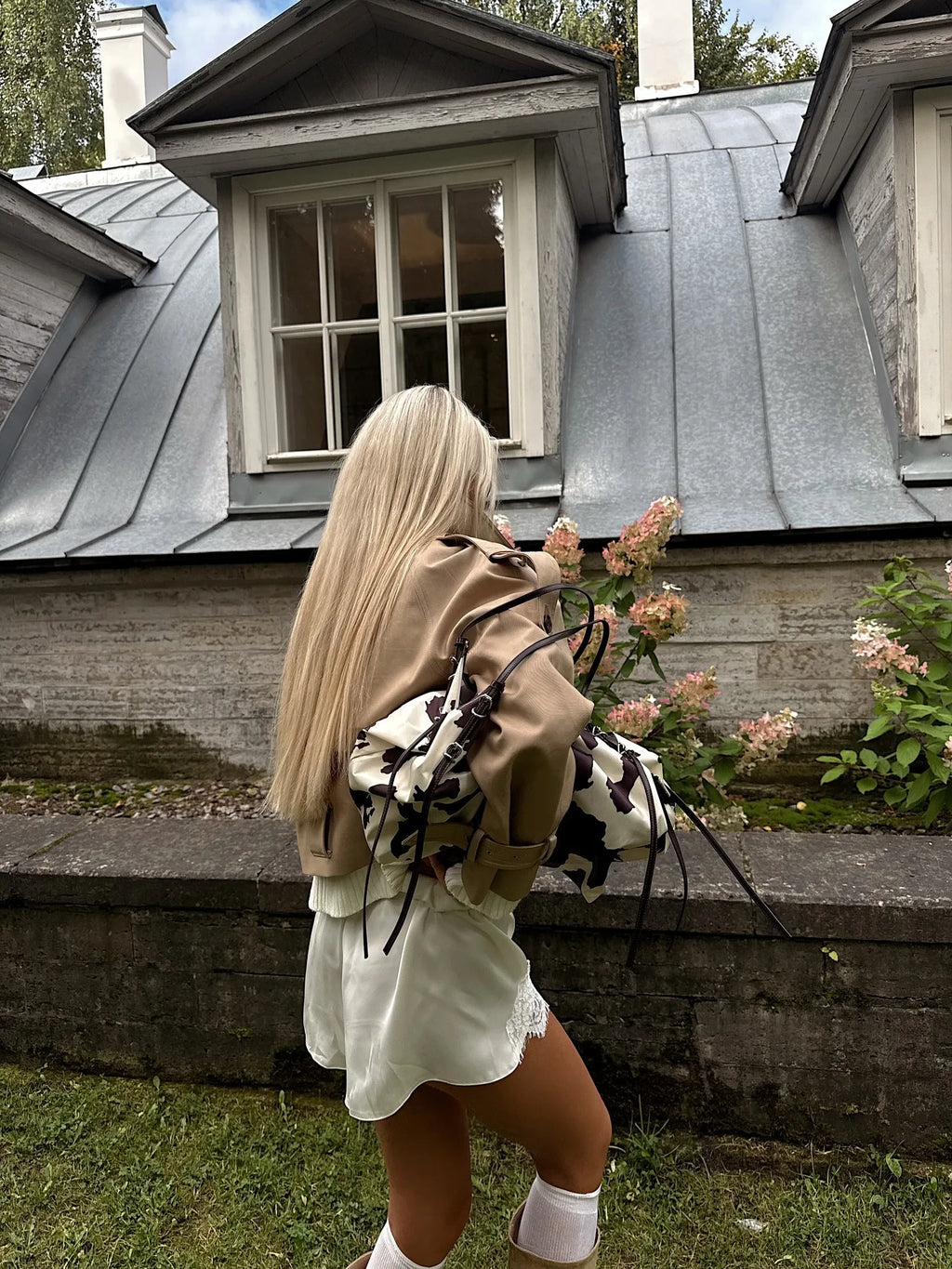 Short Lola